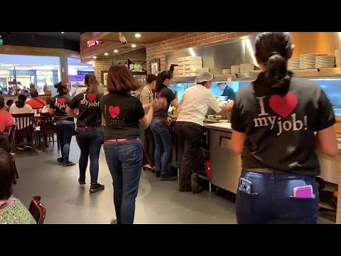 Texas Roadhouse waitress’s dance appetizer