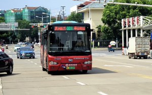 镇江新区公交海格混动KLQ6109GAHEVE4B行走音