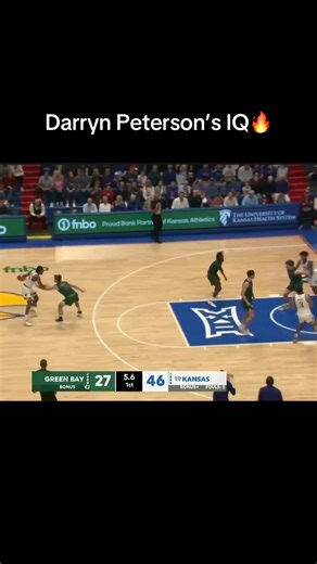 Darryn Peterson understands how to score through help defense #darrynpeterson #collegehoops #collegebasketball #hoopersoftiktok #kansasbasketball