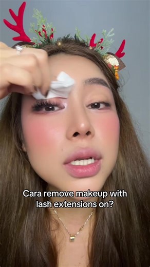 Removing Makeup with Lash Extensions Safely