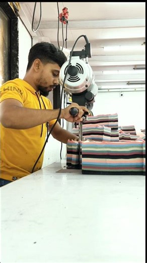 kapda cutting करते-करते! kapda cutting sikhana#fashion#tailoring #machine #come #shorts #master
