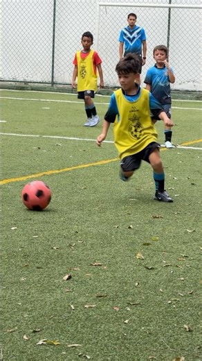 JOGADOR #futebol #football #viralizou #viralizou #soccer #cr7 #usa #futbol #viral #hit #skills