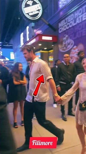 Hand in Hand, After the Lights: Chris Hemsworth and Elsa Pataky Exit in Style ✨