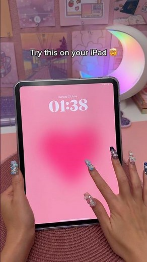 Try this on your iPad 🤯 iPadOS 17 lockscreen | homescreen wallpaper | apple iPad tips & tricks