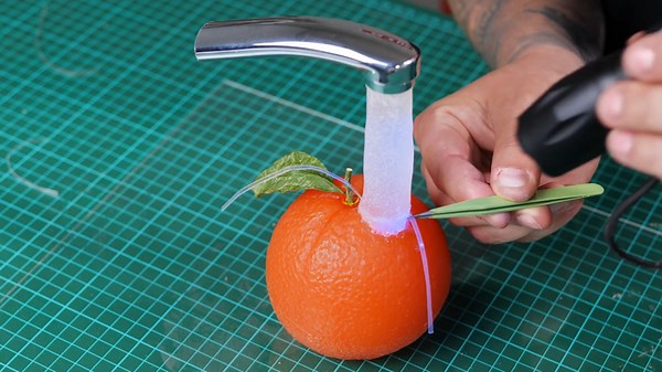 Wie wir mit Epoxidharz ein realistisches orangefarbenes Diorama hergestellt haben