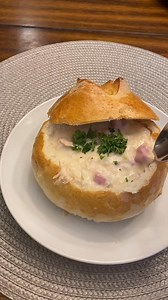 How to Make Easy Homemade Bread BowlsYesterday, I shared my Chicken Cordon Bleu Soup, and today, I’m showing you just how simple it is to make bread bowls from scratch! These bread bowls are perfect for holding hearty soups and add a rustic touch to your meal. And the best part? They’re even easier than the soup itself!Recipe: Homemade Bread BowlsIngredients:• 2 Tbsp yeast• 2 1/2 cups warm water• 2 Tbsp sugar• 2 Tbsp oil• 1 Tbsp salt• 6 cups flourInstructions:1. Make the Dough: Combine yeast, wa