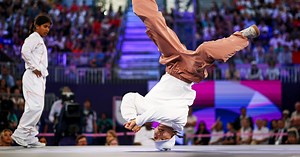 Breaking explodes onto Paris' La Concorde, exciting spectators in its first Olympic showing