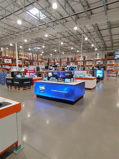 Costco Windows Display is Mindbending #costco