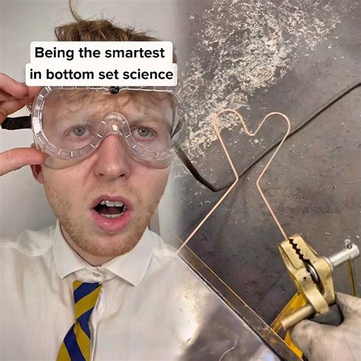 Being the smartest in bottom set science 🧪 #fyp #relate #medly #bottomset #Science