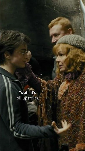 Molly cares for Harry #HarryPotter #MollyWeasley