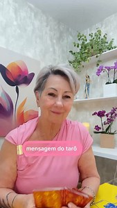 A mensagem positiva do Tarô não substitui a consulta completa. Para agendar um horário comigo entre em contato através do linktree que está na minha BIO ou diretamente pelo whats 41999121331 | Geannine Bervian