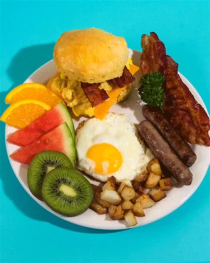 It’s time for one of Pace University’s favorite traditions: Late Night Breakfast.🍳 Take a break from studying and enjoy a night of breakfast classics, music, and giveaways. 📍 New York City Campus Tuesday, December 3, from 9:00 p.m. to 11:00 p.m. 15 Beekman Dining Hall 📍 Pleasantville Campus Tuesday, December 10, from 9:00 p.m. to 11:00 p.m. Kessel Dining Hall A perfect pause during final exam season. | Pace University