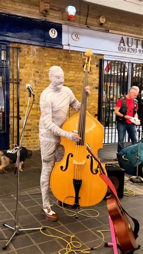 🎃 Mark your calendars - something spooky is coming to Greenwich Market! Park It in the Market: Halloween Special is back and it’s going to be a hauntingly good time. Expect classic cars in costume, eerie vibes, festive food, and more surprises behind every corner. 👻🕯️ 🗓 Event date: 30 October 7:30 PM - 10:00 PM 📍 Greenwich Market Get your costumes ready, grab your friends, and join us for a night where the ordinary becomes extraordinary. Save the date - you won’t want to miss this! #Greenwi