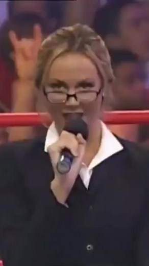 Stacy Keibler: WWE Diva and Women's Wrestling Icon