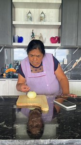 1.1M views · 24K reactions | Doña Luisa siempre me hace caer en estos trucos de internet. #humor #comedia | Leonel Fransezze | Facebook