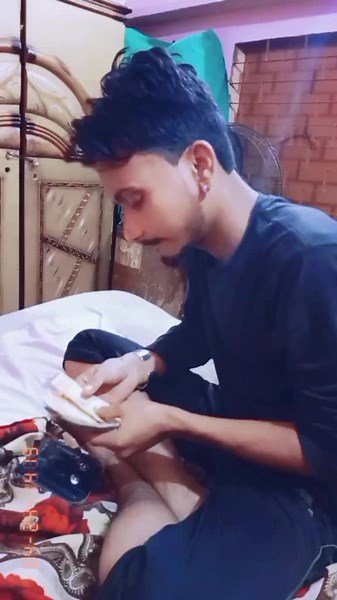 Tu Paise Ke Piche Bhagega Ladki Paisa Lekar Bhagegi#foryoupage #foryou #fypシ #wajid #gee #555