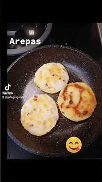 Arepas with cheese and bacon. Made with PAN cornmeal.😋 🫓 🌽🧀🥓