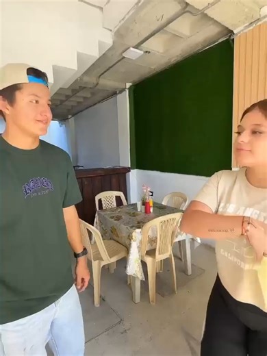 cuando la consentida se queda de jefa de #lacaletadelchily #😂 #sun #j #je @Jossy Jaramillo 🫀 @Anthony Rogel @Juanka R @🅼🅾🅽🅰 @Esthela @Katherine Cueva Tino @@patysalo @Oswaldo Pineda Rogel