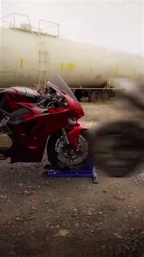 Grand Pitstop Wheel Chock – Secure & Stable Motorcycle Parking Solution