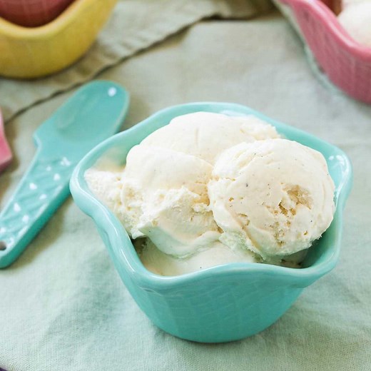 7.3K views · 11 reactions | ✅ RECIPE: https://www.rachelcooks.com/vanilla-bean-ice-cream-no-churn/ Vanilla bean ice cream is easily made at home — three ingredients are all you need! No ice cream machine required. Summer just got much easier. | Rachel Cooks | Facebook