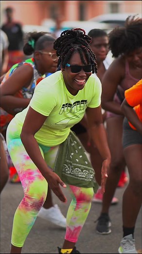 Frog back challenge!!!! Do Frog back to this audio and tag us! Spin Pooch with Spinny