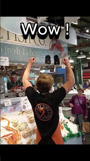 AMAZING Fish Catching At Pike Place Fish Market, Seattle. #seattle #fish #pikeplace #pikeplacemarket