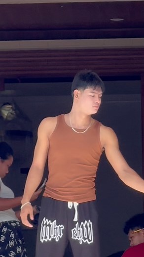 2.2M views · 39K reactions | Sobrang dumi sa HARAPAN NG Dream House kaya AKING pinalinisan at pinatambakan NG graba | MGA ka dreamers | MGA KA Dreamers 2.0 | Facebook