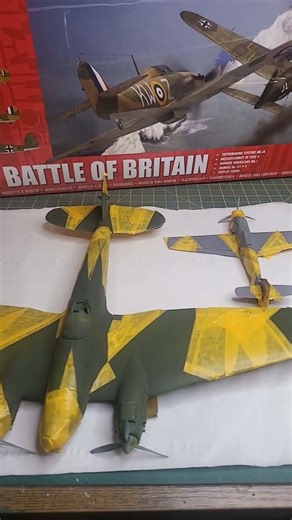 Wearing a mask isn't always fun! - BATTLE OF BRITAIN - 1:72, Airfix skill 3. Kit B & D
