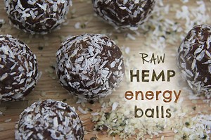 Raw Hemp Energy Balls with Cacao & Dates