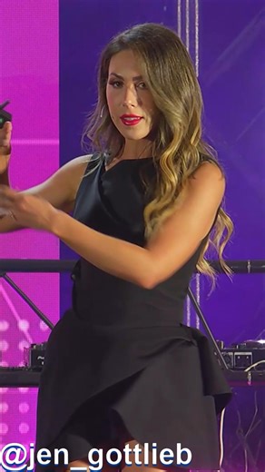 Introvert Struggles: Laughing Through the Quiet Moments | Comedy for Introverts 💬‪@jen_gottlieb‬