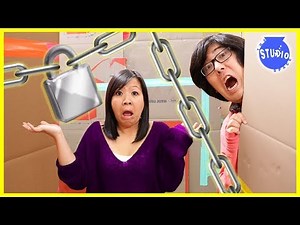 Toy Master Escape Giant Box Fort Maze!!!