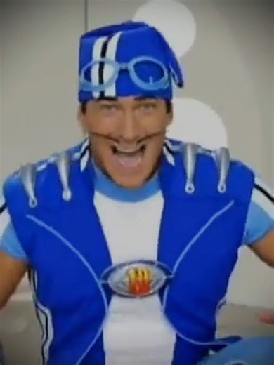 Sportacus got mogged brutally #calisthenics #streetworkout #motivation #planche #frontlever