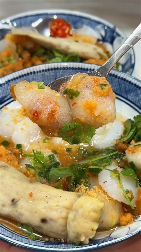 BÁNH BÈO CHỢ BẾN THÀNH #food #reelsvideoシ #leehaydi #reviewfood | LEE hay đi