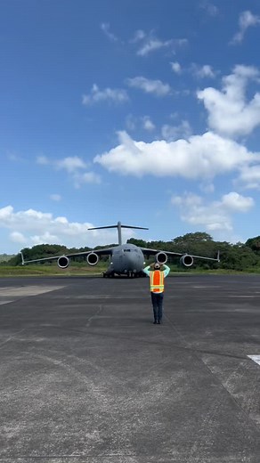 Launching a Charleston AFB C-17 from Panama Pacifico International Airport! #usaf #aviation #aviationnlover #marshalling #panama #avgeek #aviationlife #usa #c17 #