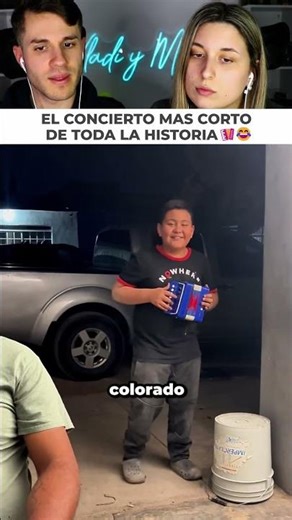 Niño presume su mini acordeón en la fiesta y se le rompe a la mitad