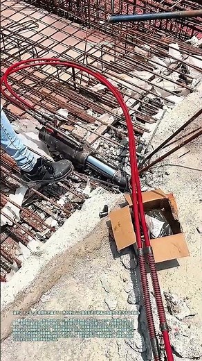 油圧シリンダーで鉄筋を圧着する：熱を使わない接合手法が躯体の強度を安定させる仕組み