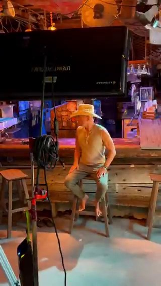 Had a lot of fun shooting the music video for “Carry On” in Key West.Watch the “Carry On” music video here: https://t.co/ePz2pbuNtL