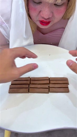 How to make the INFINITE CHOCOLATE LOOP properly?😅🍫