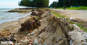 Biển xâm thực mạnh, người dân lo làng bị "nuốt chửng"