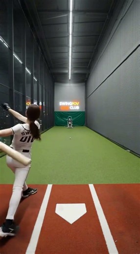 Focused Indoor Baseball Batting Practice ⚾ 타격에 집중하는 실내야구 훈련