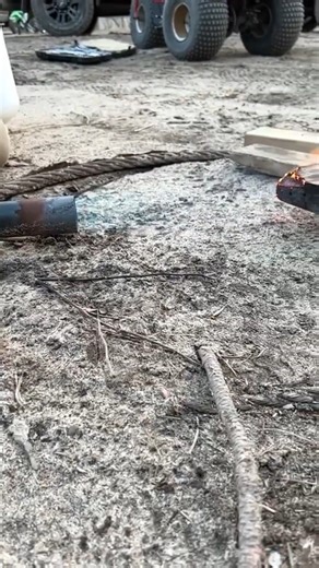 Now that’s one way to start up that flamethrower. The Signal’s ferrocerium rod is a sure fire way to set off those flames. Shop now: Hahn - https://bit.ly/lt-signal-1 Lazada - https://bit.ly/laz-signal-cb Video: @colt801 | Leatherman