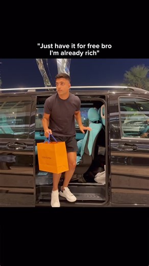 Ecomm Sharks on Instagram: "If you want to start your own online business the easy way, comment “WIN” and I’ll help you build a high-converting Wix store from scratch completely for free.👇 #dropshipping #ecommerce #ecom #ecomtips #dropshippingtips #ecommercetips #onlinebusiness #onlinestore #aidropshipping #entrepreneur #businessowner"