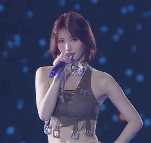 Momo Version: A Creative GIF Edit