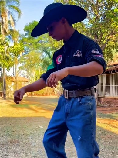 Dancinha do cowboy #cowboy #cowtry #dance #dancinha #valdecirsanfoneiro @tiktok creators