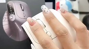 魔声（Monster）【全网热卖】无线蓝牙鼠标人体工学垂直立式多功能中大手鼠标充电双模4G办公台式电脑送男友礼物 M2 MAX 米色【人体工学垂直握感 双模切换