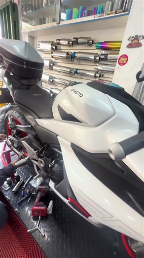 El sonido impresionante del Akrapovic en la CFMoto 450