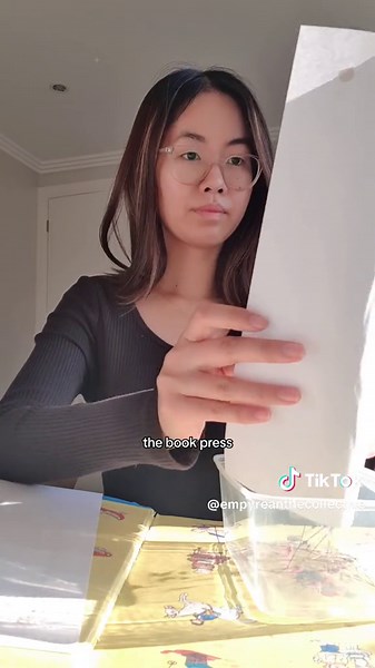 custom graduation frames I did a while back! the colours are so pretty 🥹 #graduationframe #graduation #graduationgift #flowerpressong #polaroidframe #preservedflowers #graduationkeepsake