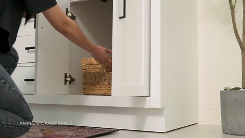ARIEL Hepburn 60 in. Double Sink Freestanding Bathroom Vanity in White with Carrara White Quartz Top T060DCQRVOWHT