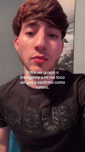 Entre ser guapo o inteligente: humor gay y apariencia heterosexual