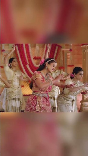 Mukesh Ambani with Family Watches Radhika Ambani’s Soulful Ganpati Dance